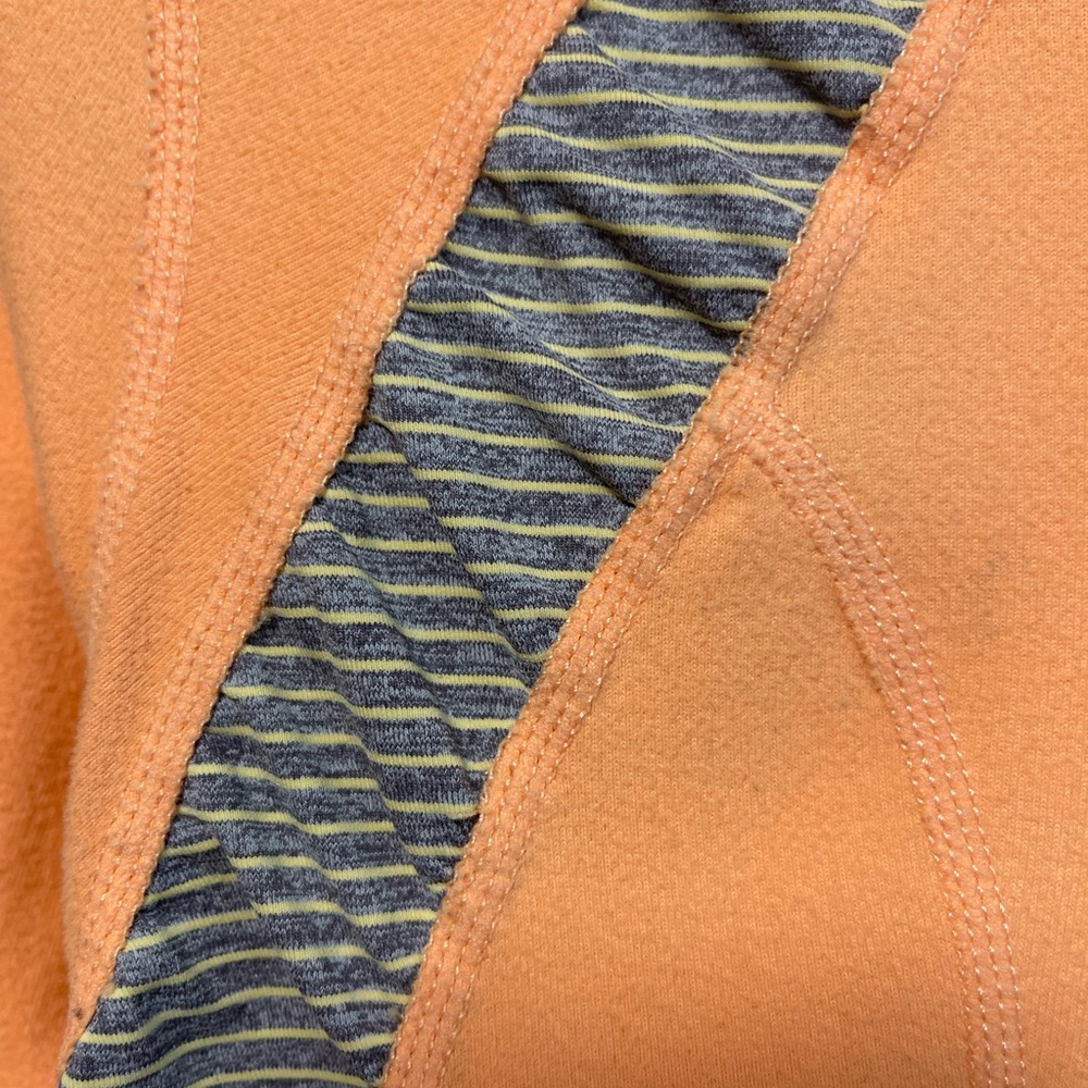 Lululemon Run Pullover - Picture 4 of 7